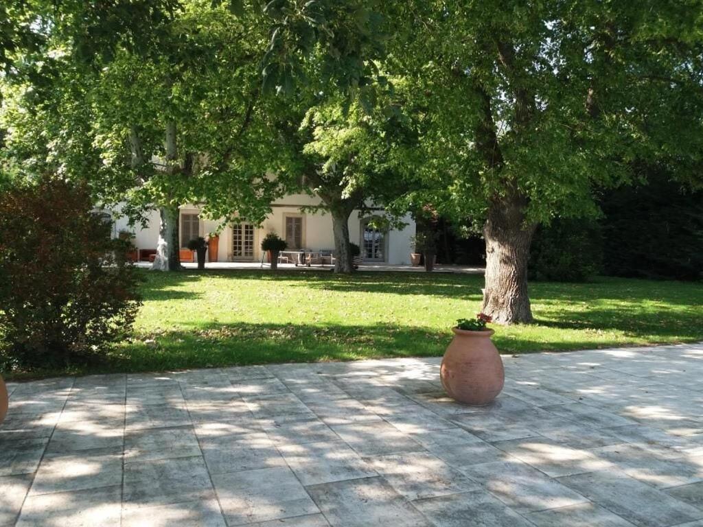 Mas Des Becasses, En Provence - 22 Personnes Villa Arles Luaran gambar