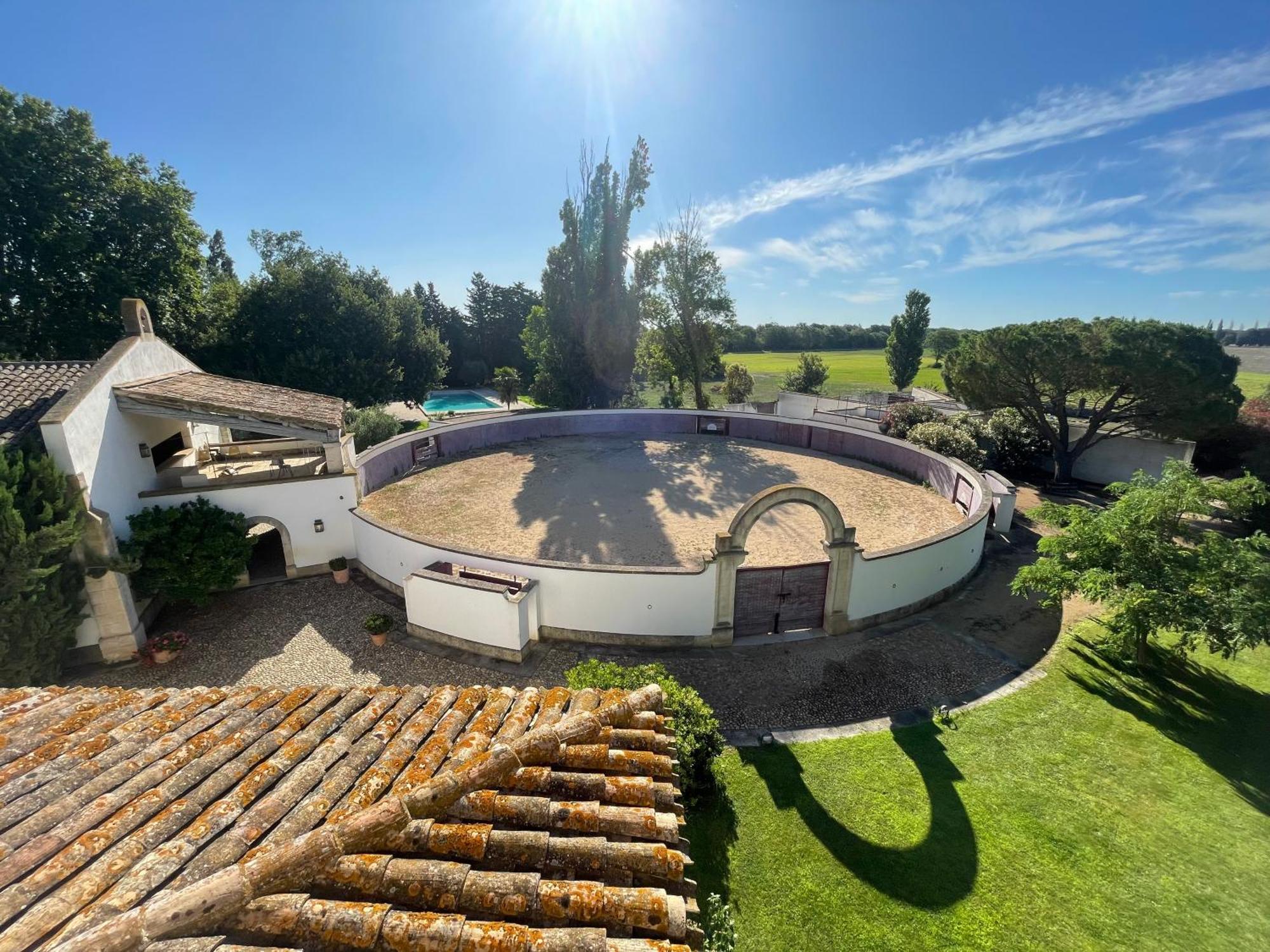 Mas Des Becasses, En Provence - 22 Personnes Villa Arles Luaran gambar