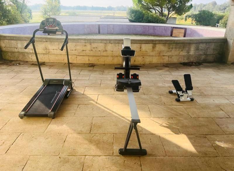 Mas Des Becasses, En Provence - 22 Personnes Villa Arles Luaran gambar